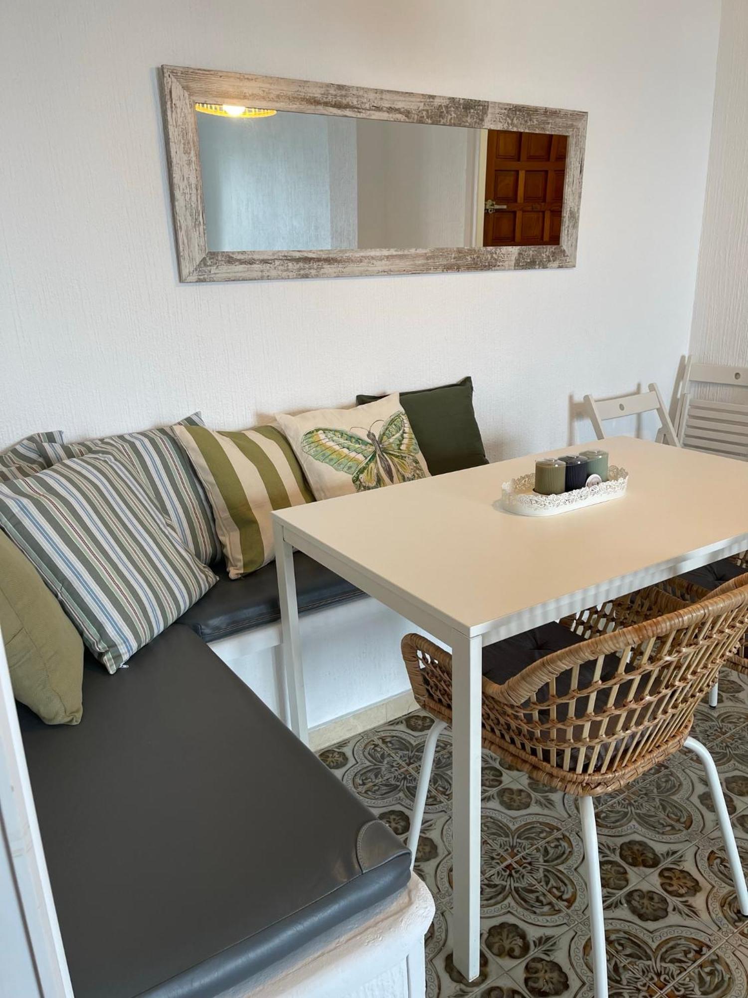 Charming Beachfront Apartment Murcia Luaran gambar