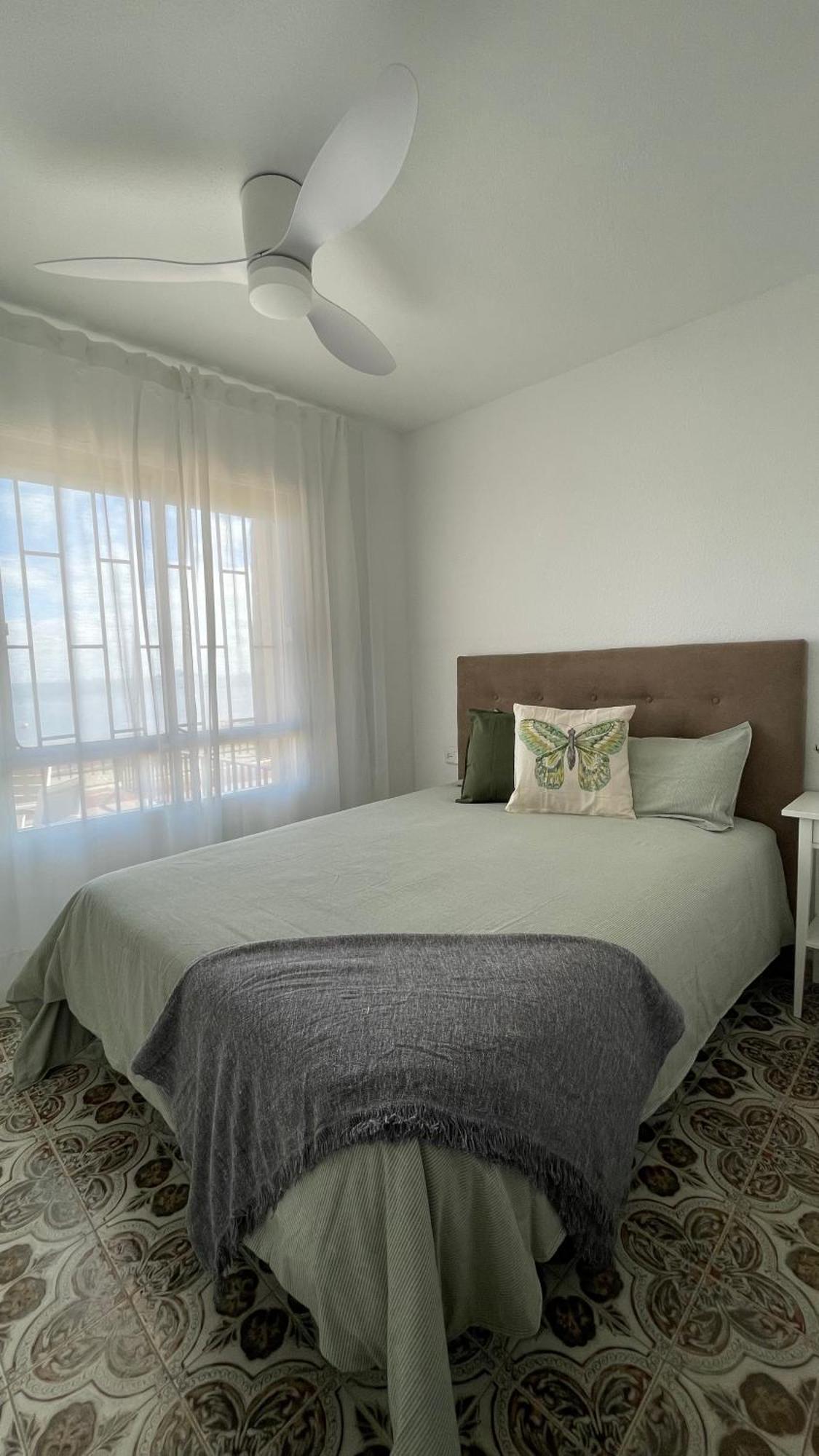 Charming Beachfront Apartment Murcia Luaran gambar